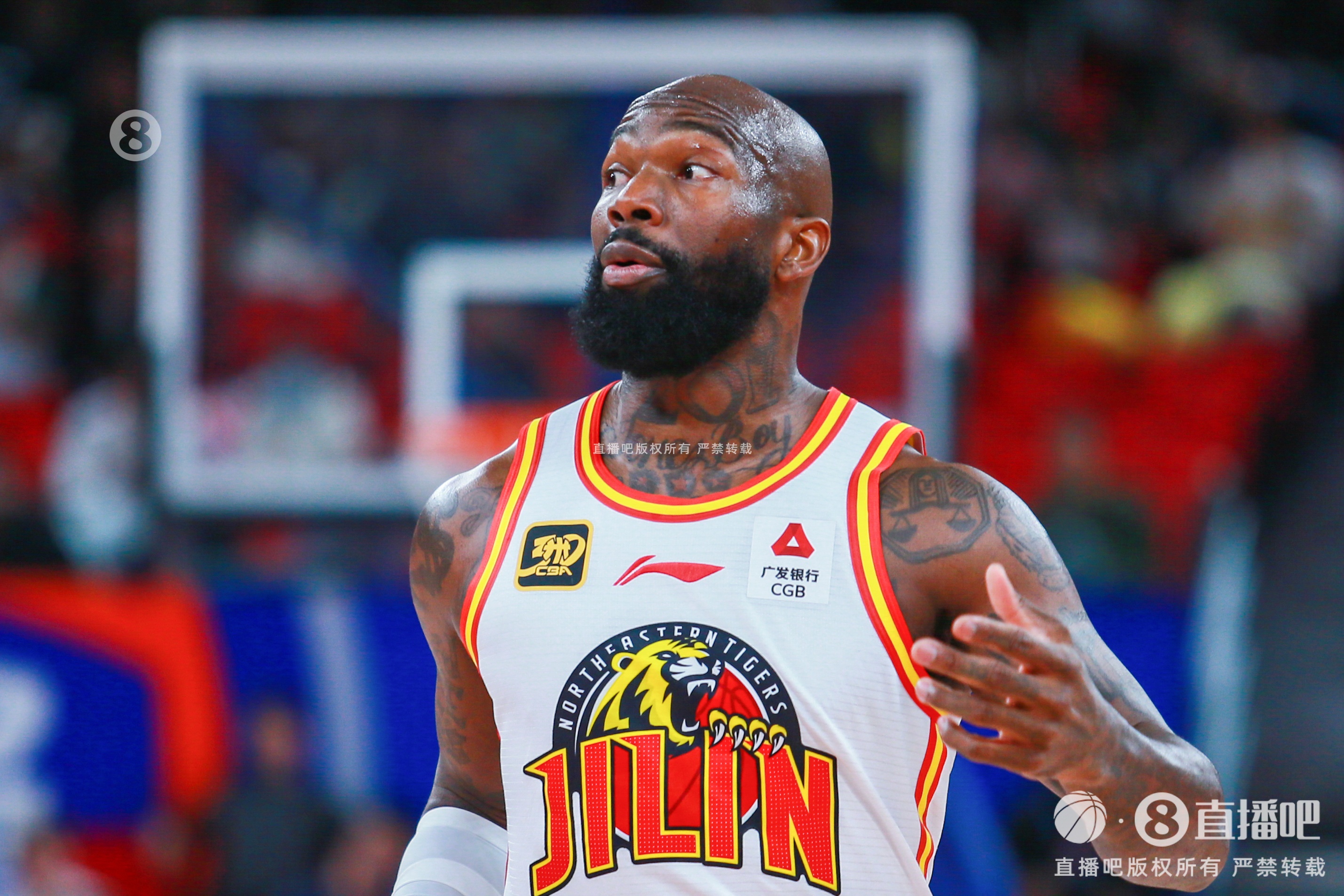 瓊指導累啊!遼寧多點開花首節44-20大比分領先吉林 瓊斯獨得10分